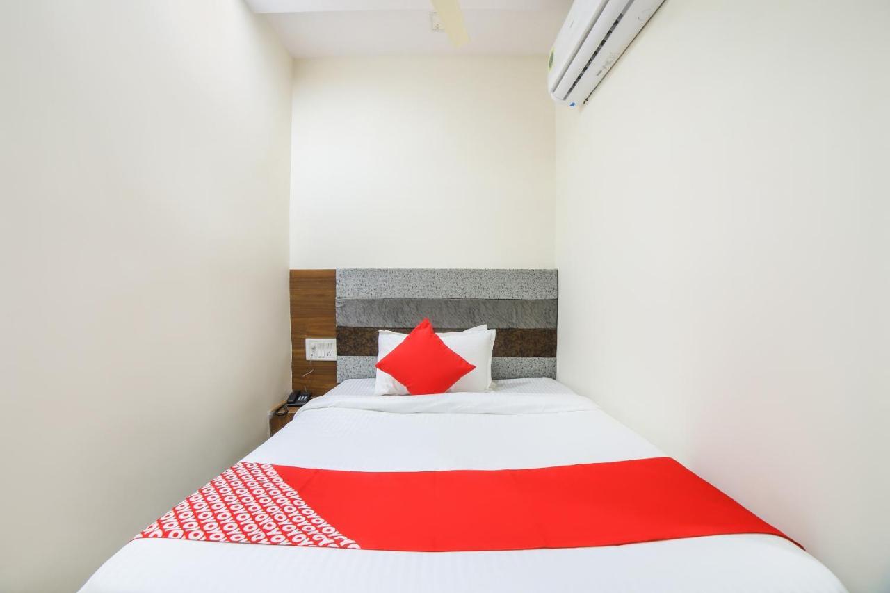 Oyo 67345 Hotel Anjani Inn Naroda Exterior photo