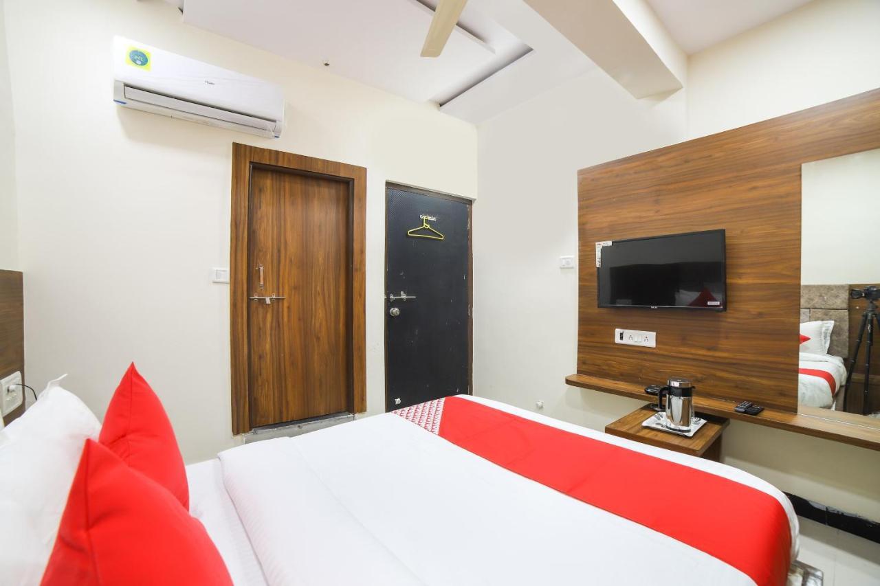 Oyo 67345 Hotel Anjani Inn Naroda Exterior photo