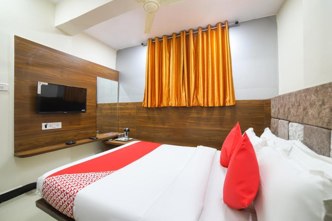 Oyo 67345 Hotel Anjani Inn Naroda Exterior photo